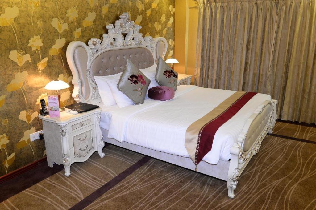 Royal Taunggyi Hotel Екстер'єр фото