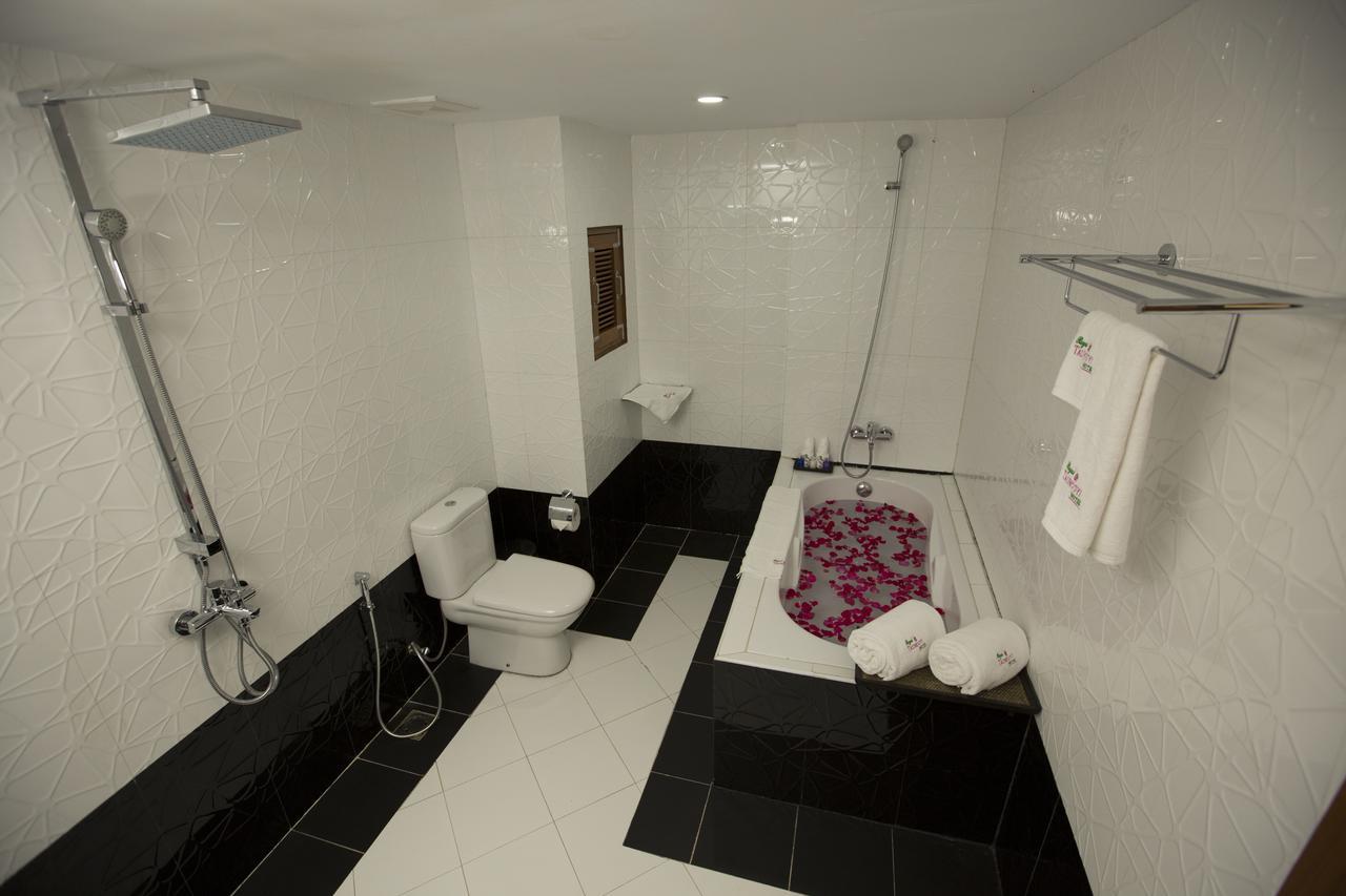 Royal Taunggyi Hotel Екстер'єр фото