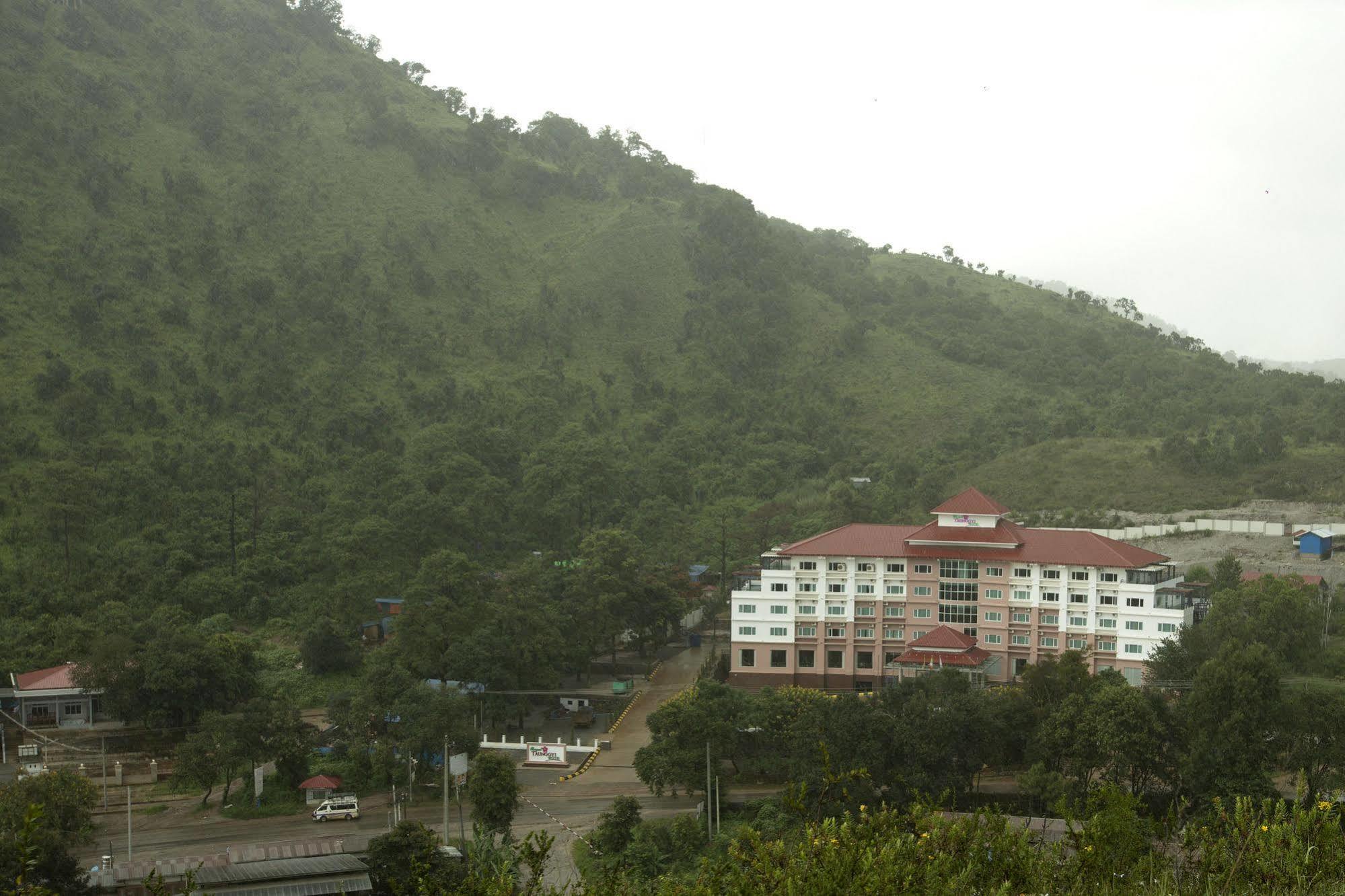 Royal Taunggyi Hotel Екстер'єр фото