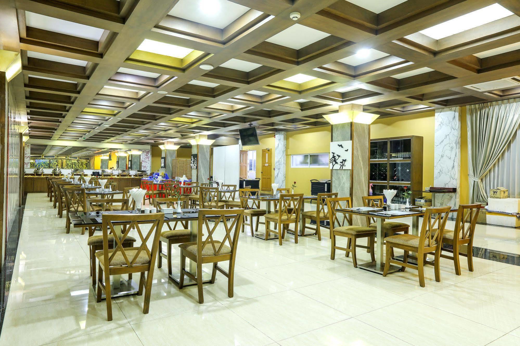 Royal Taunggyi Hotel Екстер'єр фото