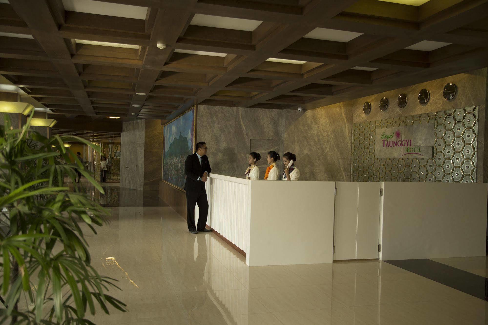 Royal Taunggyi Hotel Екстер'єр фото