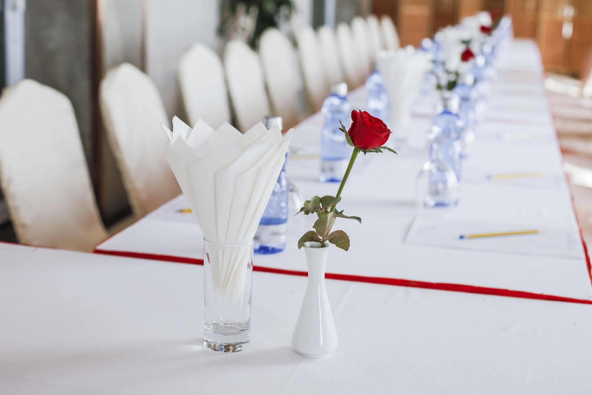 Royal Taunggyi Hotel Екстер'єр фото