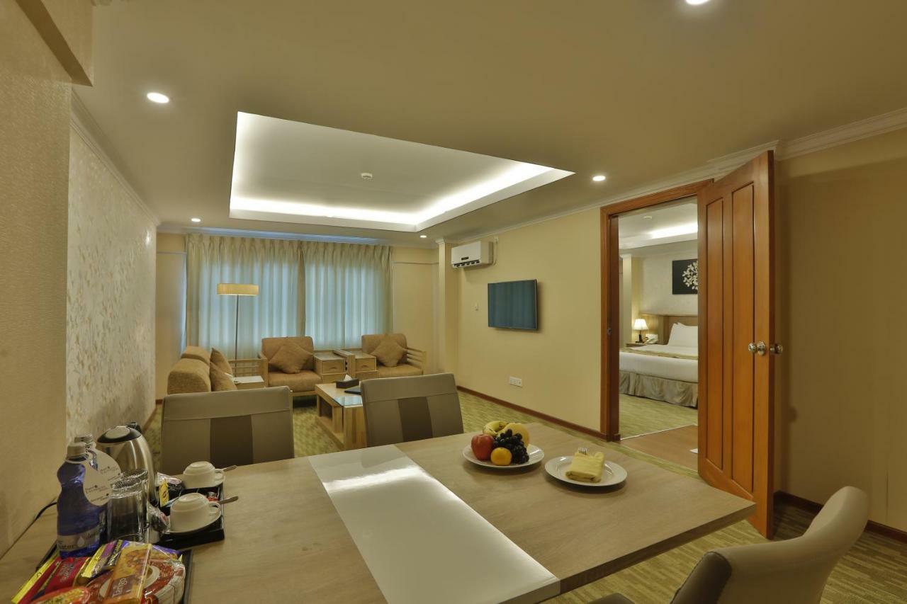 Royal Taunggyi Hotel Екстер'єр фото