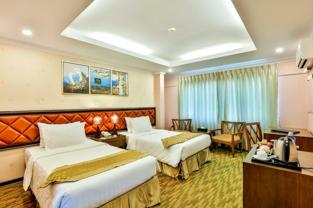 Royal Taunggyi Hotel Екстер'єр фото